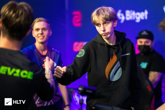 香港明星足球队随州邀请赛精彩落幕